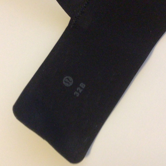 Lululemon Take Shape Padded Bra Size 32B Black - Picture 7 of 7